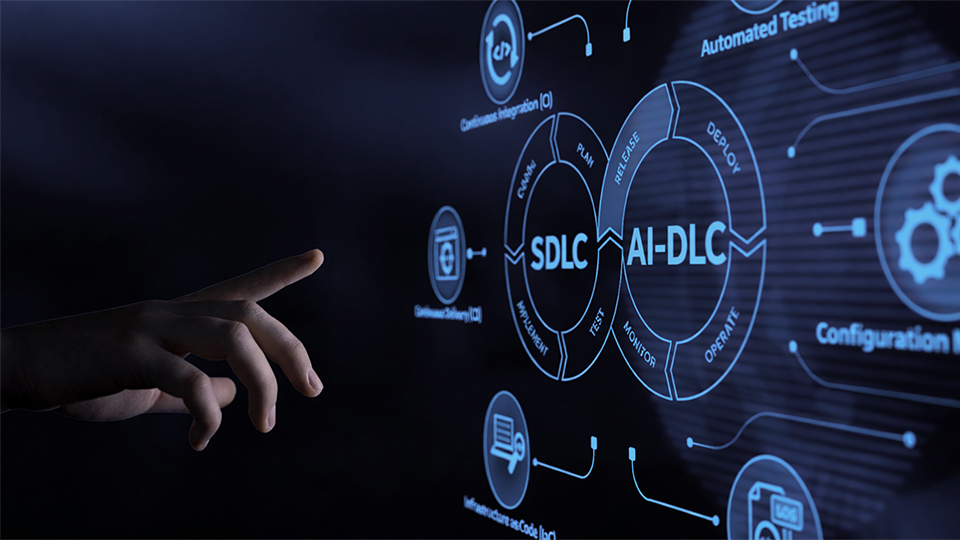 SDLC에서 AI-DLC로: AI 시대 개발 생명주기는 어떻게 재정의되는가